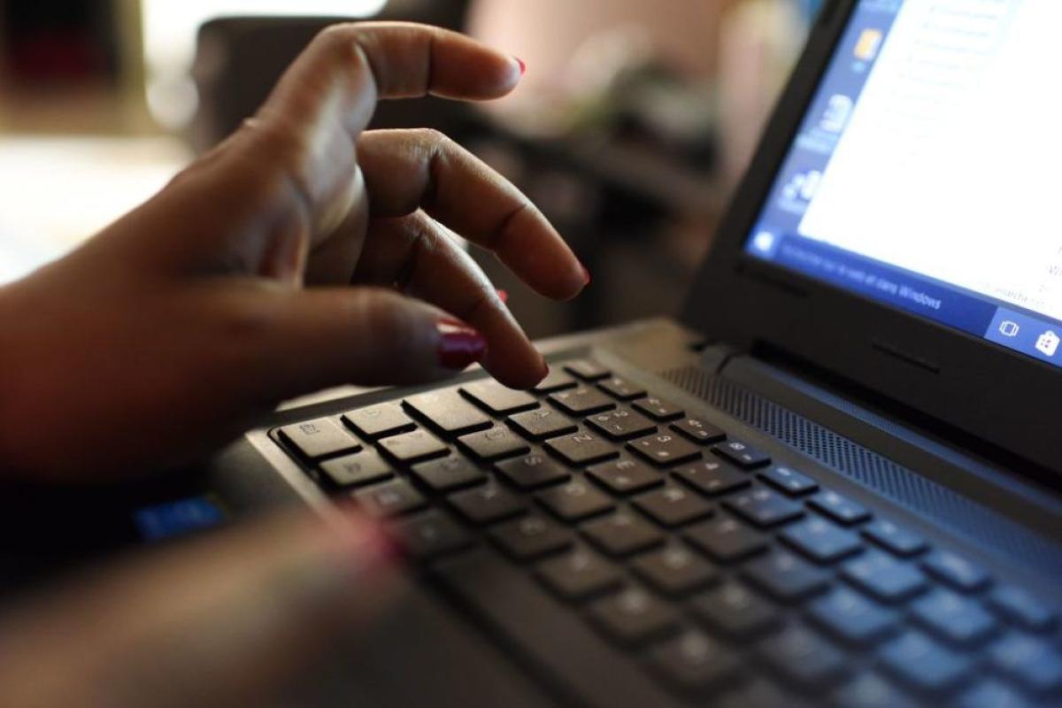 &ldquo;Үхэр, тугал зарна&rdquo; гэх зарын дагуу холбогдож, 10 сая төгрөг залилуулжээ