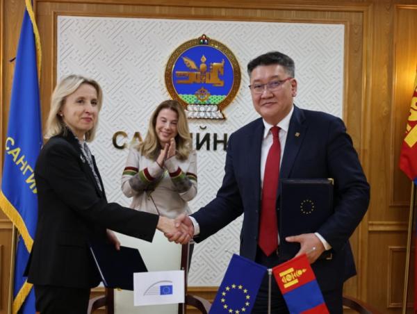 Европын хөрөнгө оруулалтын банк Монгол Улсын аймаг сумдын төвийн ногоон хөгжил, тогтвортой ойн салбарт хамтран ажиллана