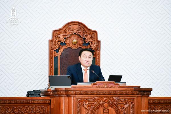 Монгол Улсын 2026 оны төсвийн төслүүдийн нэг дэх хэлэлцүүлэг үргэлжилж байна