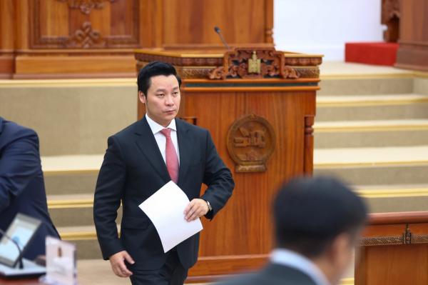 “Алт-3” аяныг хэрэгжүүлэхтэй холбоотой тогтоолд Ерөнхийлөгчийн тавьсан хэсэгчилсэн хоригийг УИХ хүлээн авлаа