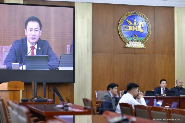 Оюу толгой төслийн санхүүжилтийн хүүгийн зохистой байдлыг хянан үзэх, өөрчлөх асуудлаар хөрөнгө оруулагч талтай хэлэлцээ хийж, санал боловсруулах үүрэг бүхий ажлын хэсгийн мэдээллийг сонсов