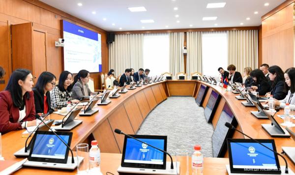 Монгол, Швейцарын парламентын Тамгын газрын ажилтнууд парламентын хяналт шалгалт, үнэлгээ, мониторингийн чиглэлээр туршлага солилцлоо