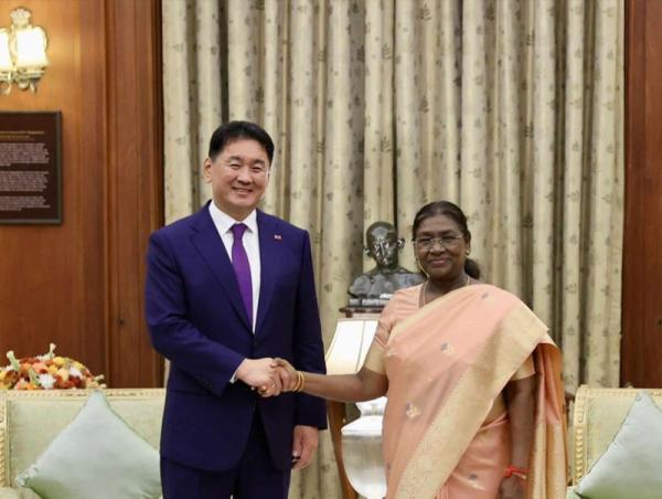 Монгол Улсын Ерөнхийлөгч У.Хүрэлсүх Бүгд Найрамдах Энэтхэг Улсын Ерөнхийлөгч Дроупади Мурму-тай уулзлаа