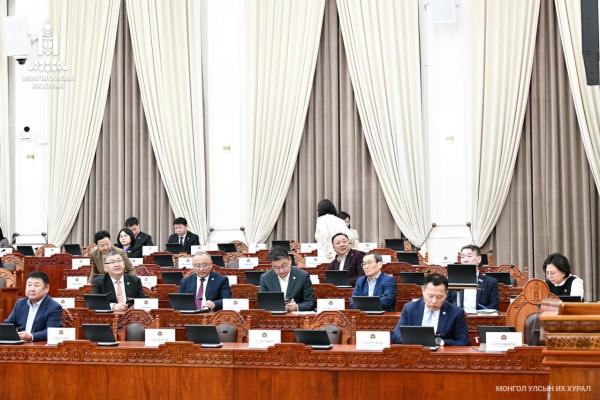 “Монгол Улсыг 2026-2030 онд хөгжүүлэх таван жилийн үндсэн чиглэл батлах тухай” УИХ-ын тогтоолын төслийг өргөн мэдүүллээ