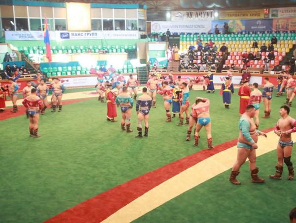 "Чингис хаан цом"-ын төлөөх барилдаан ирэх баасан гарагт болно