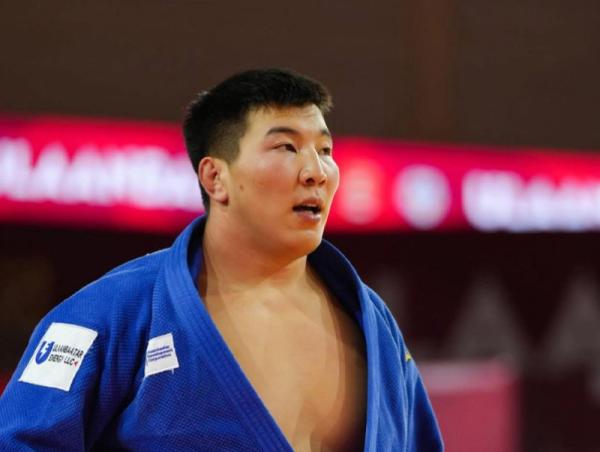 Б.Гончигсүрэн их дуулгаас алтан медаль хүртлээ