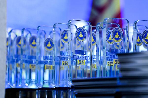 &ldquo;Эрдэнэс Тавантолгой&rdquo; ХК Өмнөговь аймгийн шилдэг татвар төлөгч, Хүмүүнлэг Өмнөговьчууд аяны шилдэг байгууллагаар шалгарлаа.