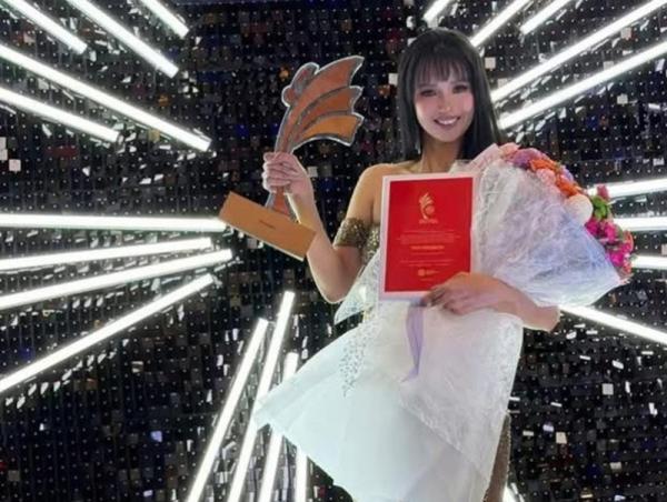 &ldquo;Гоёл-2026" наадмын Топ моделиор загвар өмсөгч Б.Батцэцэг тодорчээ