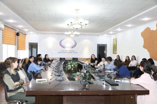 ЗАСГИЙН ГАЗРЫН ХЭРЭГЖҮҮЛЭГЧ АГЕНТЛАГ ЦАГ УУР, ОРЧНЫ ШИНЖИЛГЭЭНИЙ ГАЗРЫН АЛБАН ХААГЧДАД СУРГАЛТ ЗОХИОН БАЙГУУЛЛАА