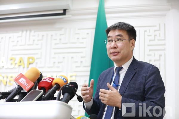 Нийгмийн даатгалын ерөнхий газрын дарга Б.Батжаргал Нийгмийн даатгалын сангийн өр авлагын талаар мэдээлэл өгөв.