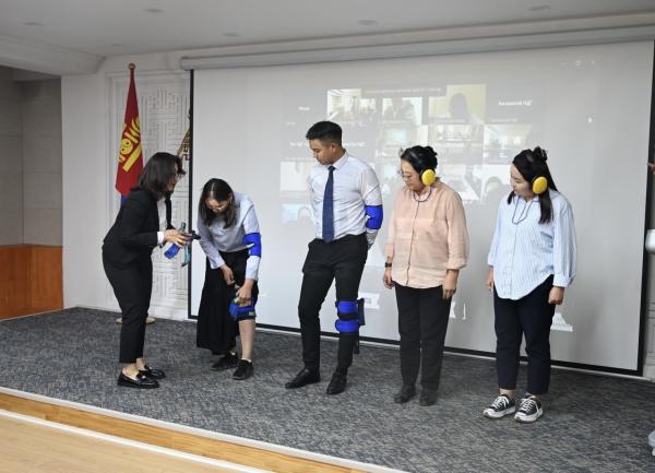 ИРГЭД, ДААТГУУЛАГЧДАД НИЙГМИЙН ДААТГАЛЫН ҮЙЛЧИЛГЭЭГ ШУДАРГА, ИЛ ТОД, ЁС ЗҮЙН ЗӨРЧИЛГҮЙ ХҮРГЭХЭД АНХААРЧ АЖИЛЛАНА