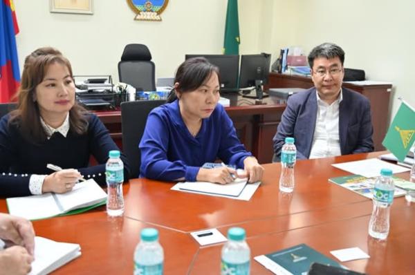 ОЛОН УЛСЫН ХӨДӨЛМӨРИЙН БАЙГУУЛЛАГЫН ЗӨВЛӨХ, ҮНЭЛГЭЭНИЙ АХЛАХ ЛОЕС ВАН ДЕР ГРАФ НИЙГМИЙН ДААТГАЛЫН ЕРӨНХИЙ ГАЗАРТ АЖИЛЛАЛАА