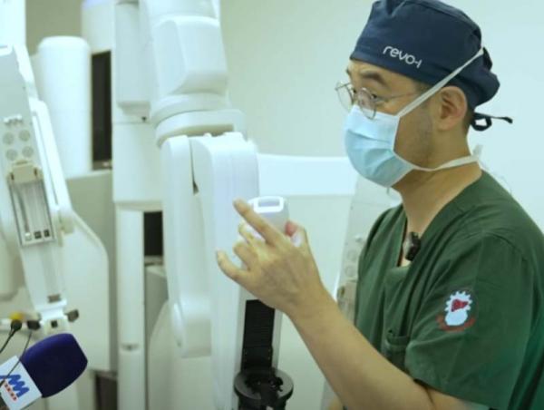 "Робот мэс засал эмчилгээ" -г Хавдар судлалын үндэсний төвд анх удаа хийлээ