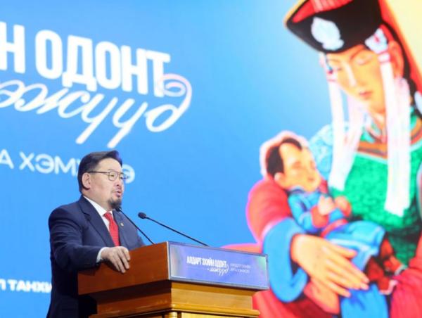 Г.Занданшатар: Эдийн засгийн өсөлтийг иргэн бүрд хүртээх бодлогын тэргүүнд гэр бүл, эмэгтэйчүүд, хүүхэд байна