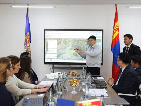 Хотын дарга Х.Нямбаатар Франц улсын &ldquo;Veolia&rdquo; группийн төлөөлөгчидтэй уулзлаа