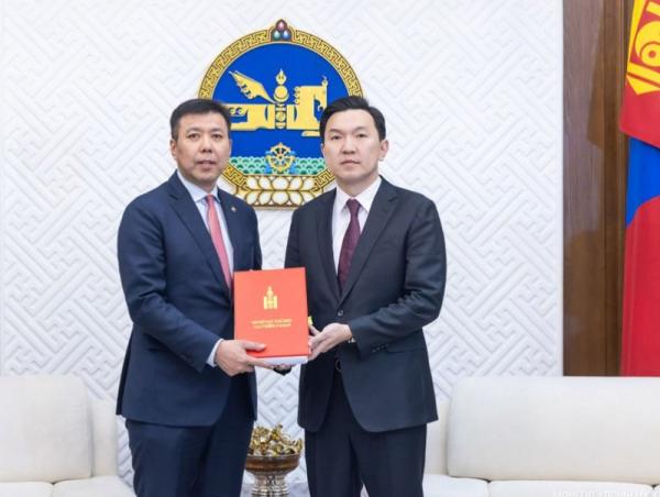 Төрийн нууцыг зөвхөн хуулиар тогтоох зорилгоор Төрийн болон албаны нууцын тухай хуулийн шинэчилсэн найруулгын төслийг өргөн мэдүүлэв