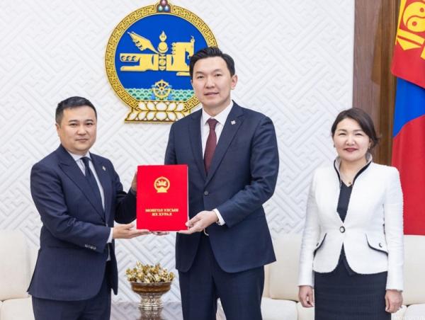 Аж ахуйн нэгжийн орлогын албан татварын тухай хуульд нэмэлт оруулах тухай хуулийн төслийг өргөн мэдүүлэв