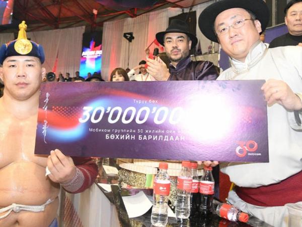 Моби-30 чансаа өндөр 128 бөхийн барилдаанд О.Хангай аварга, халз барилдаанд Э.Батмагнай арслан түрүүллээ