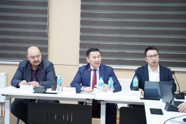 УИХ-ын Ажлын хэсэг Дархан-Уул аймагт ажиллаж, Зөвшөөрлийн тухай хуулийн хэрэгжилттэй танилцан олон нийтийн хэлэлцүүлэг явууллаа