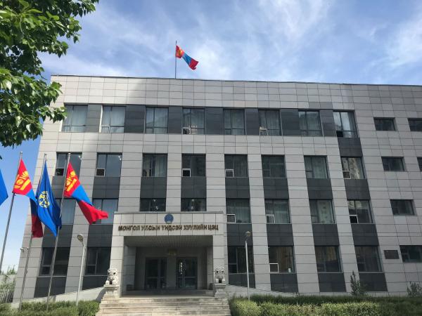 Ерөнхийлөгчийн бүрэн эрхийн хугацаа 4 жил байх заалтаар маргаан үүсгэлээ