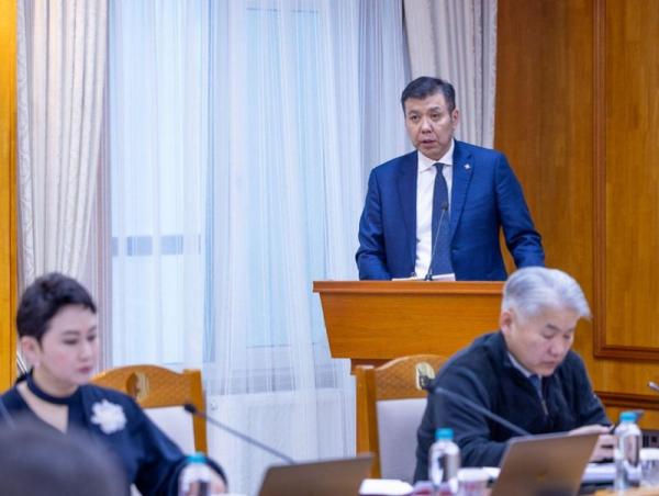 ЗГ: Төрийн албан хаагчдыг 20-30 төрлийн тайлангаас чөлөөллөө