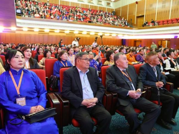 Түүхийн багш нарт "Чингис хаан" Үндэсний музейд үнэ төлбөргүй сургалт явуулах эрхийн үнэмлэх олгоно