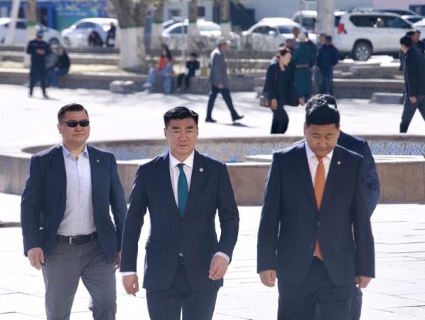 УИХ-ын дарга С.Бямбацогт Ховд аймгийн Чандмань, Манхан сумдад ажиллаж, иргэдтэй уулзлаа