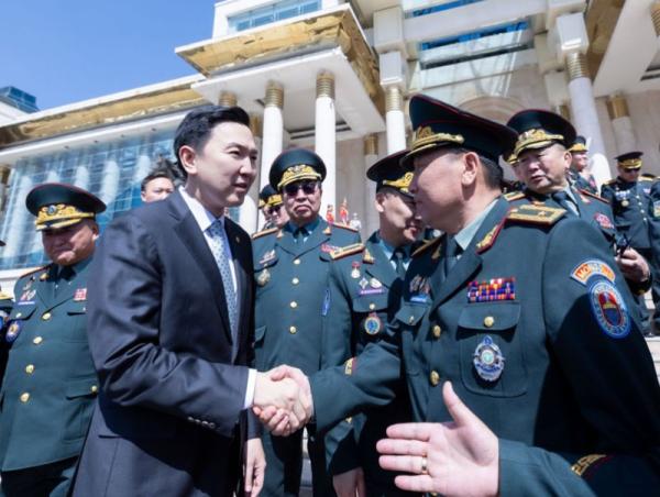 Монгол Улсын Ерөнхий сайд Н.Учрал генерал цолтнуудад хүндэтгэл үзүүллээ