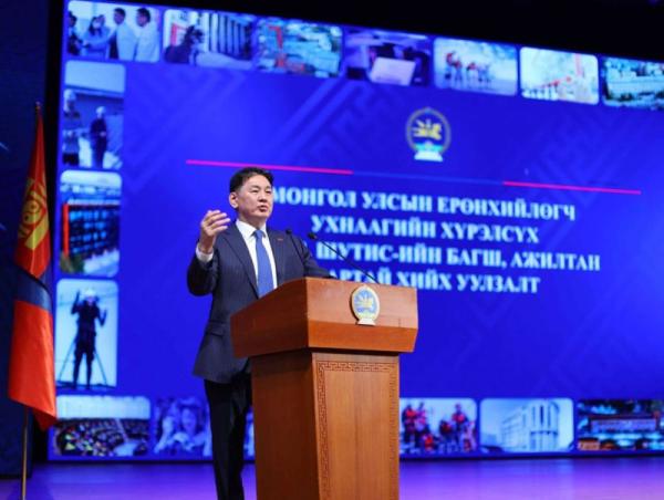 Ерөнхийлөгч У.Хүрэлсүх МУИС, ШУТИС-ийн багш, ажилтнуудтай уулзлаа