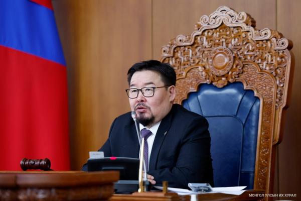 Үндэсний баялгийн сангийн тухай хуулийн төсөл болон хамт өргөн мэдүүлсэн хуулийн төслүүдийг эцэслэн батлав