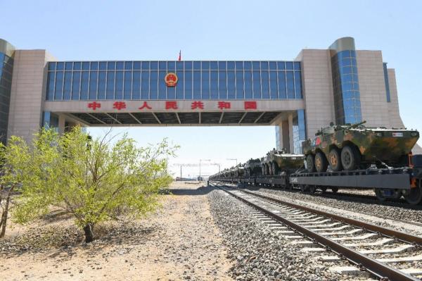 Хятадын цэргийн эхний цуваа орж ирэв