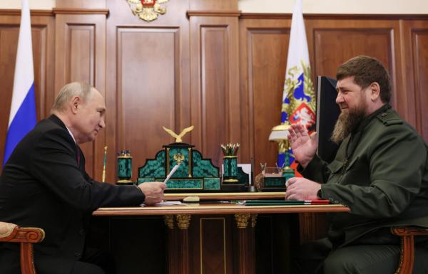 ​Кадыров Путинээс огцорвол яах тухайгаа асуужээ