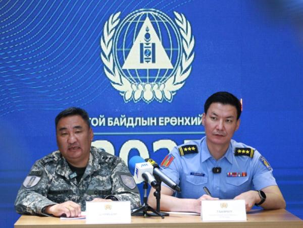 Нисдэг тэргээр хүч хэрэгслийг түймрийн голомтод хүргэх, нөхцөл байдлыг тандах ажиллагааг зохион байгуулж байна
