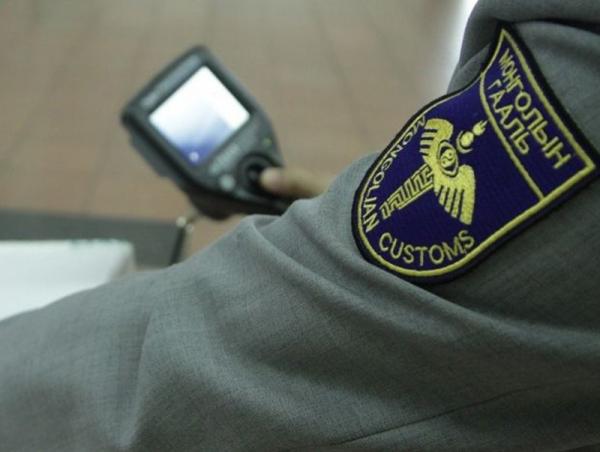 ГЕГ: Гаалийн 9 түр агуулахад хугацаа хэтэрсэн 324 автомашин болон 30 гаруй чингэлэг бараа, бүтээгдэхүүн байна