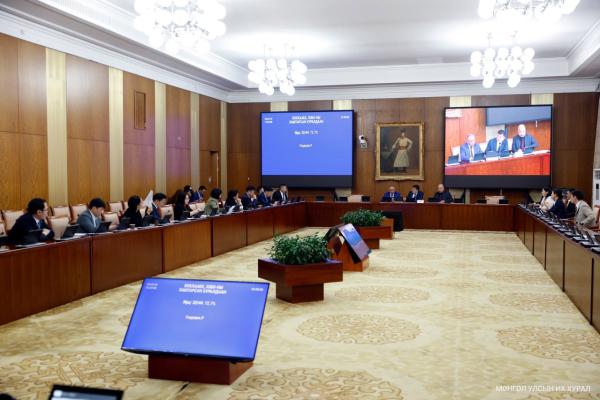 “Халзан бүрэгтэй” орд газар, нутгийн иргэдийн эсэргүүцэлтэй холбоотой асуудлаар ерөнхий хяналтын сонсгол явуулах тухай тогтоол баталлаа