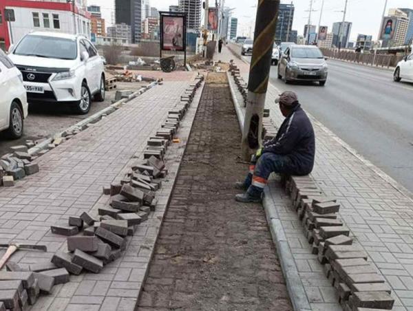 Улаанбаатар хотод энэ онд 102.710 ам метр явган замыг шинэчиллээ