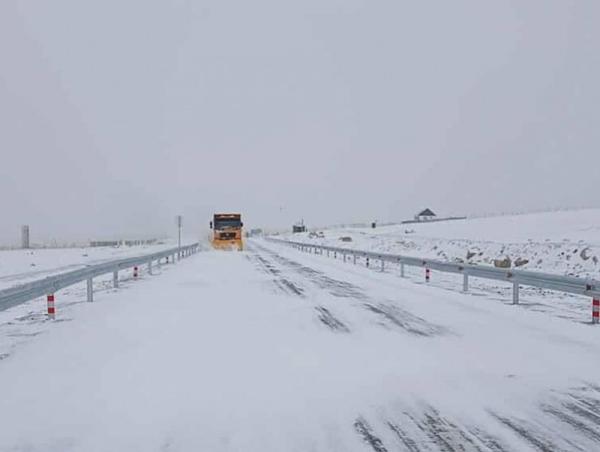 Одоогоор хаагдсан зам, даваа байхгүй