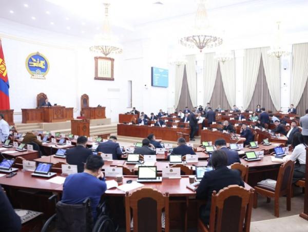 Монгол Улсын 2026 оны төсвийн тухай хуулийн төслүүдийг дөрөв дэх хэлэлцүүлэгт шилжүүлэв