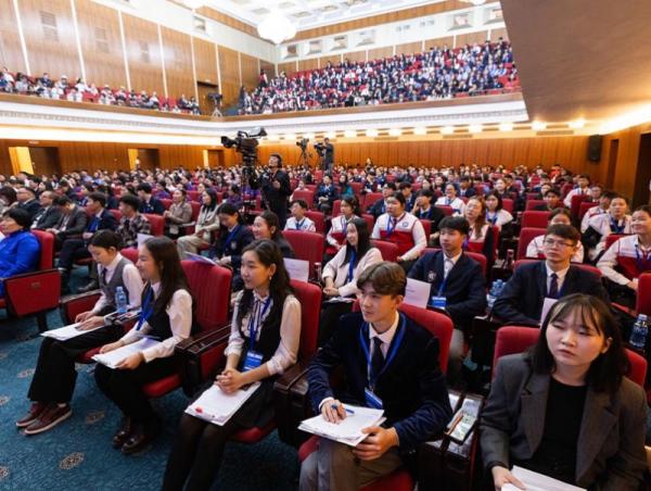 Шинэ зуун жилийн хөгжлийн бодлогыг хүүхдүүд өөрсдөө тодорхойлж байна