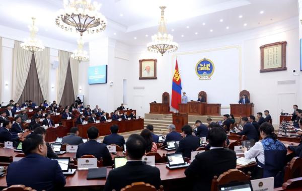 Гашуунсухайт-Ганцмод боомтын хил холболтын төмөр замын Засгийн газар хоорондын хэлэлцээрийг соёрхон баталлаа