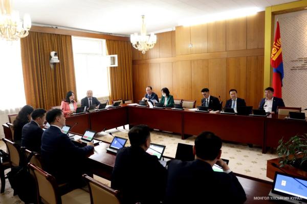 ЭЗХБ: &ldquo;Зээлийн хүүг бууруулах стратеги батлах тухай&rdquo; УИХ-ын тогтоолын хэрэгжилтийн талаарх ажлын хэсгийн мэдээллийг сонслоо
