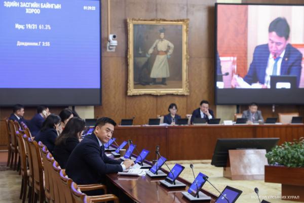 ЭЗБХ: Хагас коксон шахмал түлшний асуудлаар Эрчим хүчний сайдад хандсан Ц.Баатархүү гишүүний асуулгын хариуг хэлэлцлээ