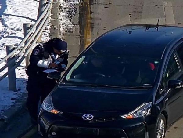 Автомашины улсын дугааргүй хөдөлгөөнд оролцсон зөрчлийг камераар илрүүлж, 25 мянган төгрөгөөр торгож байна