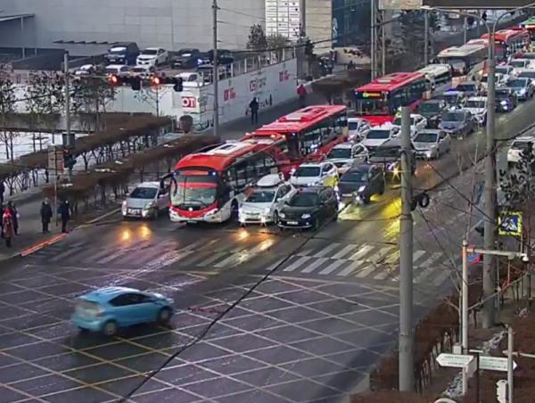 AI авто замын зөрчил илрүүлснээр уулзварын нэвтрүүлэх чадвар сайжирчээ