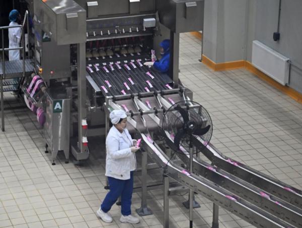 Үндэсний үйлдвэрүүдтэй хамтарч сурагчдад сүү өгөх хөтөлбөрийг энэ сарын 26-наас эхлүүлнэ