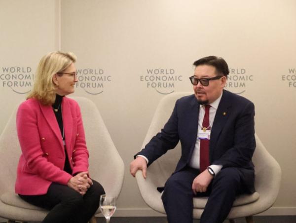 Монгол Улс хиймэл оюунд суурилсан боловсролын систем рүү шилжиж буйг сайшаав