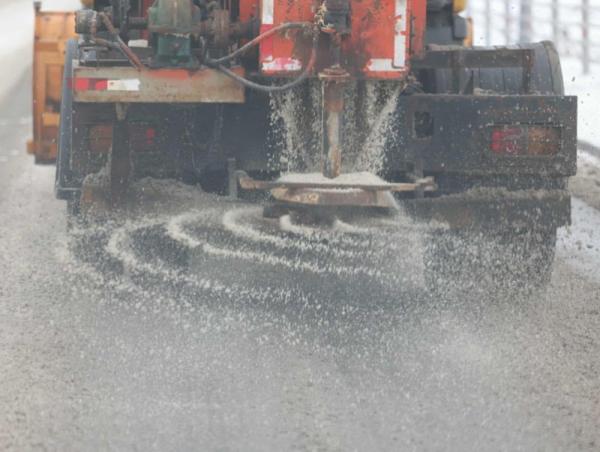 БГД-ийн нийтийн эзэмшлийн зам, талбайг 24 машин техник, 183 хүний бүрэлдэхүүнтэй цэвэрлэж байна