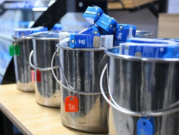 &ldquo;Сүүн дархлаа&rdquo; хөтөлбөрийг өргөжүүлэн нийслэлийн ерөнхий боловсролын сургуулийн 189,600 хүүхдэд сүү өгч эхэллээ