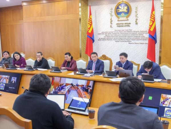 Зөвшөөрлийн тухай хуульд нэмэлт, өөрчлөлт оруулах тухай хуулийн төслийг хэлэлцүүлэгт бэлтгэх ажлын хэсэг хуралдав