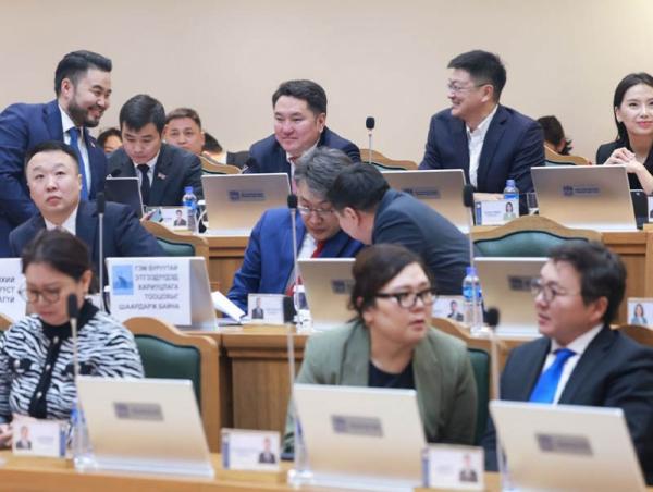 НИТХ-ын ээлжит VI хуралдаанаар нийслэлийн бодлогын баримт бичгийн төлөвлөгөө, хэрэгжилт, үр дүнг хэлэлцэж байна